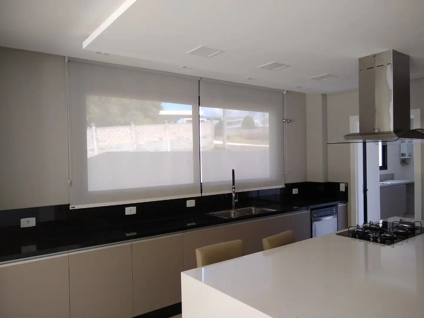 Persiana Rolô Tela Solar 5% Branca