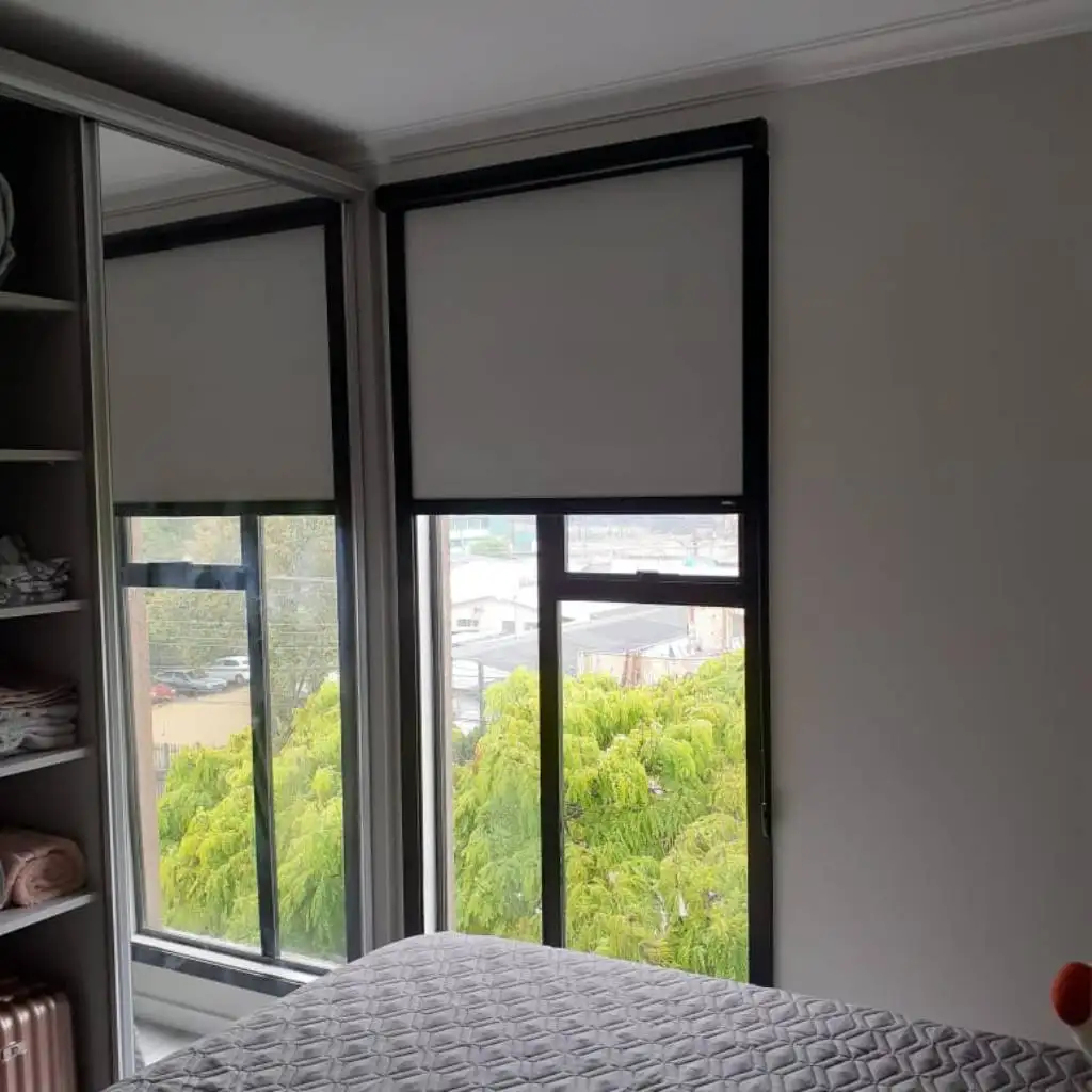 Persiana Rolô Vedação Total Líbia Branca