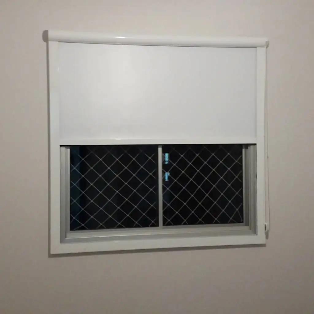 Persiana Rolô Vedação Total Líbia Branca