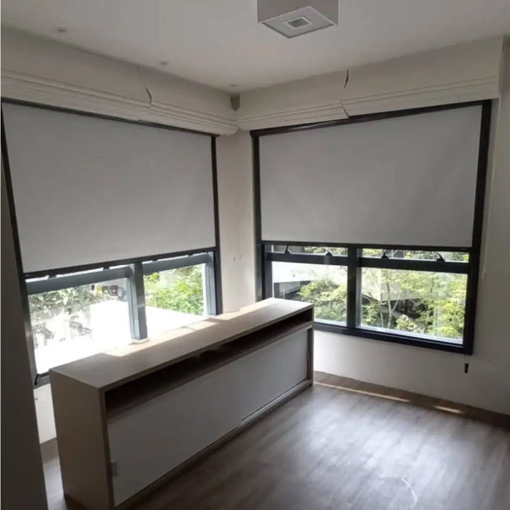 Persiana Rolô Vedação Total Líbia Branca