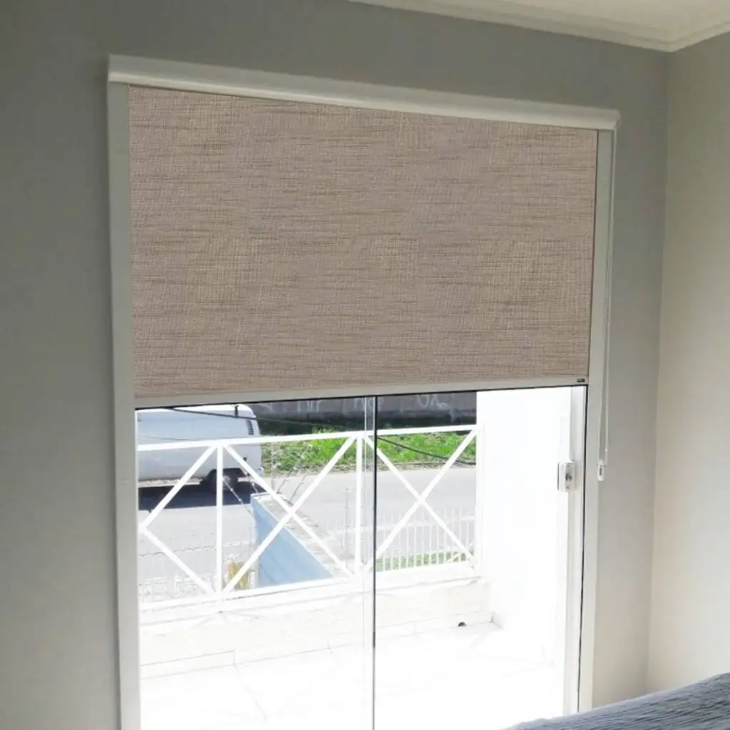 Persiana Rolô Vedação Total Picasso Marrom